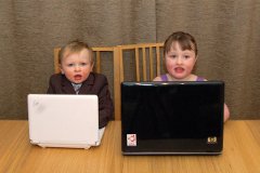 kids on computers - kidsafe family friendly proxy server